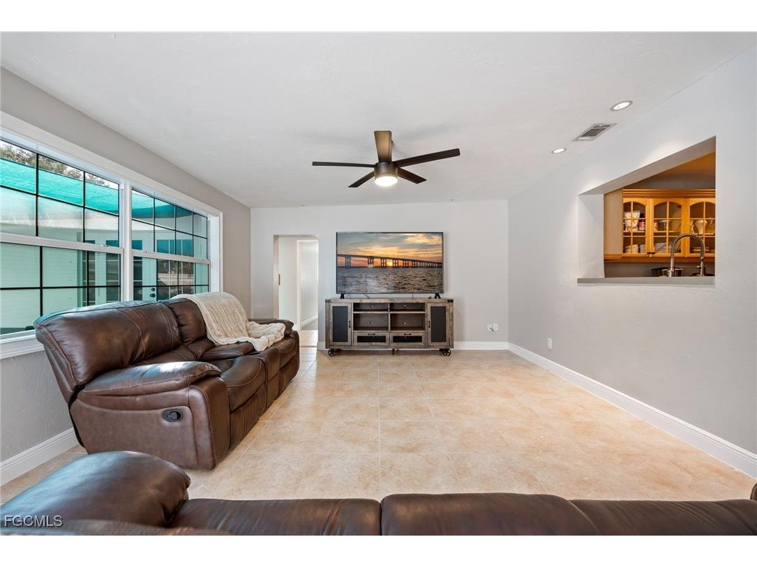 8327 Riviera Avenue Fort Myers FL 33919 2025012596 image21