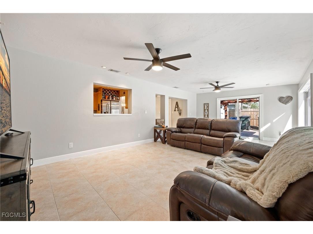 8327 Riviera Avenue Fort Myers FL 33919 2025012596 image22