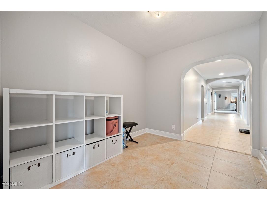 8327 Riviera Avenue Fort Myers FL 33919 2025012596 image24