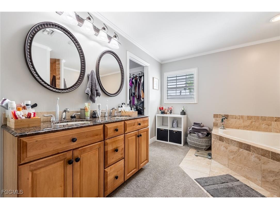 8327 Riviera Avenue Fort Myers FL 33919 2025012596 image28