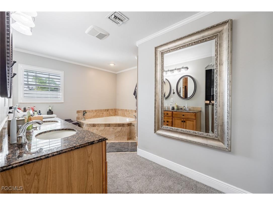 8327 Riviera Avenue Fort Myers FL 33919 2025012596 image29