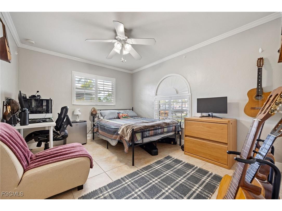 8327 Riviera Avenue Fort Myers FL 33919 2025012596 image32