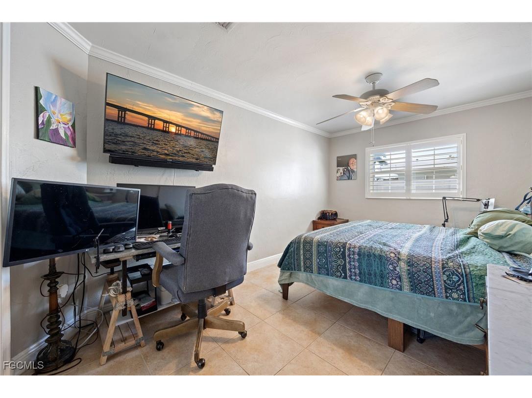 8327 Riviera Avenue Fort Myers FL 33919 2025012596 image34