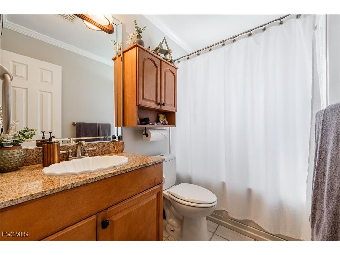 8327 Riviera Avenue Fort Myers FL 33919 2025012596 image35