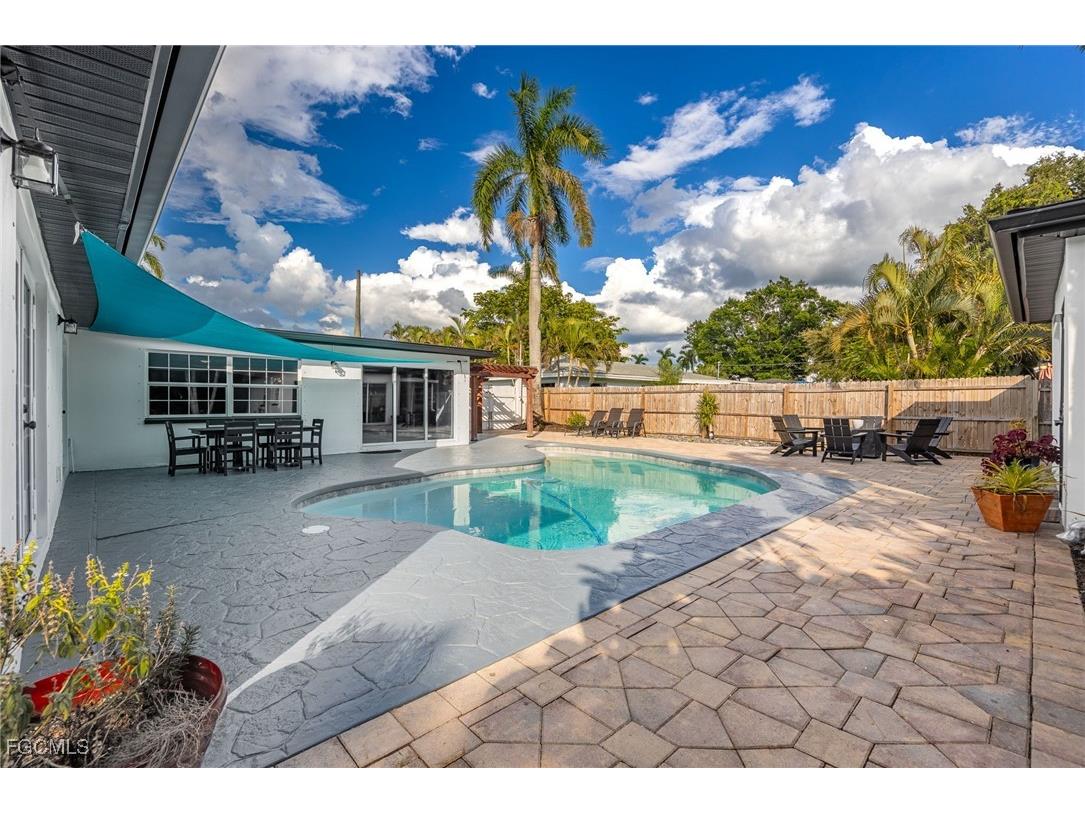 8327 Riviera Avenue Fort Myers FL 33919 2025012596 image44