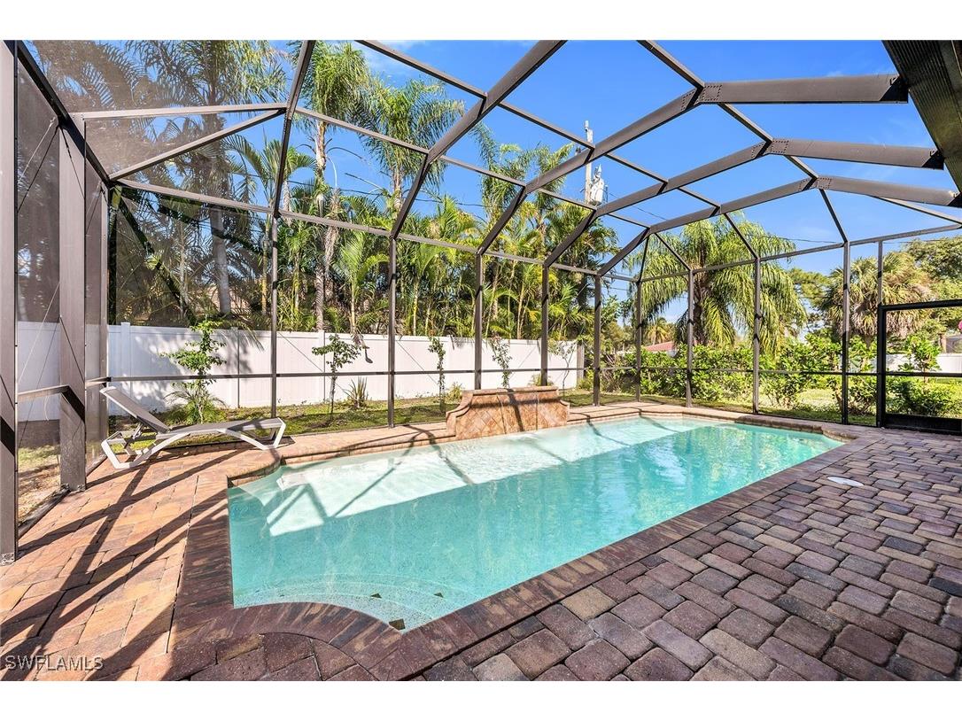 833 109th Avenue N Naples FL 34108 225078582 image2