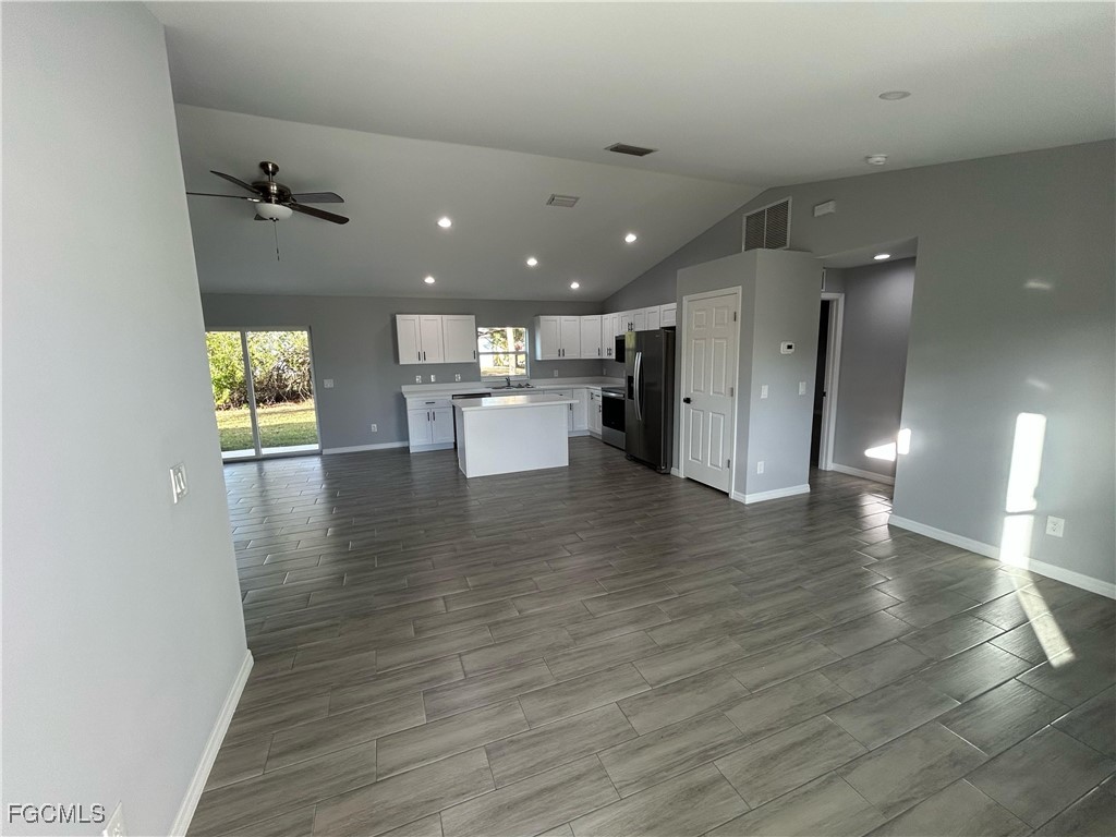 833 Chantilly Street E Lehigh Acres FL 33974 2025008838 image8