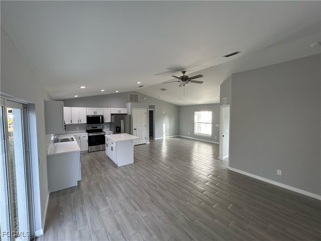 833 Chantilly Street E Lehigh Acres FL 33974 2025008838 image9