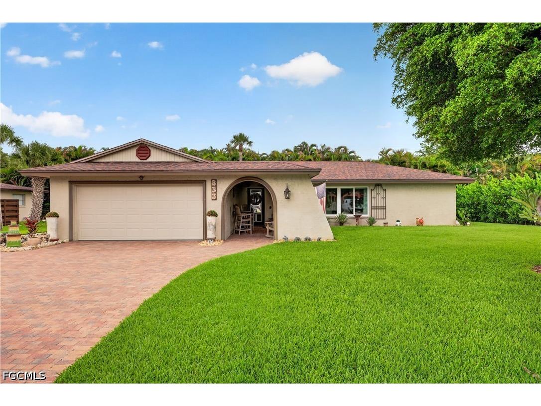 833 N Town And River Drive Fort Myers FL 33919 2026025005 image1