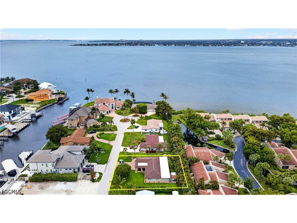 833 N Town And River Drive Fort Myers FL 33919 2026025005 image17