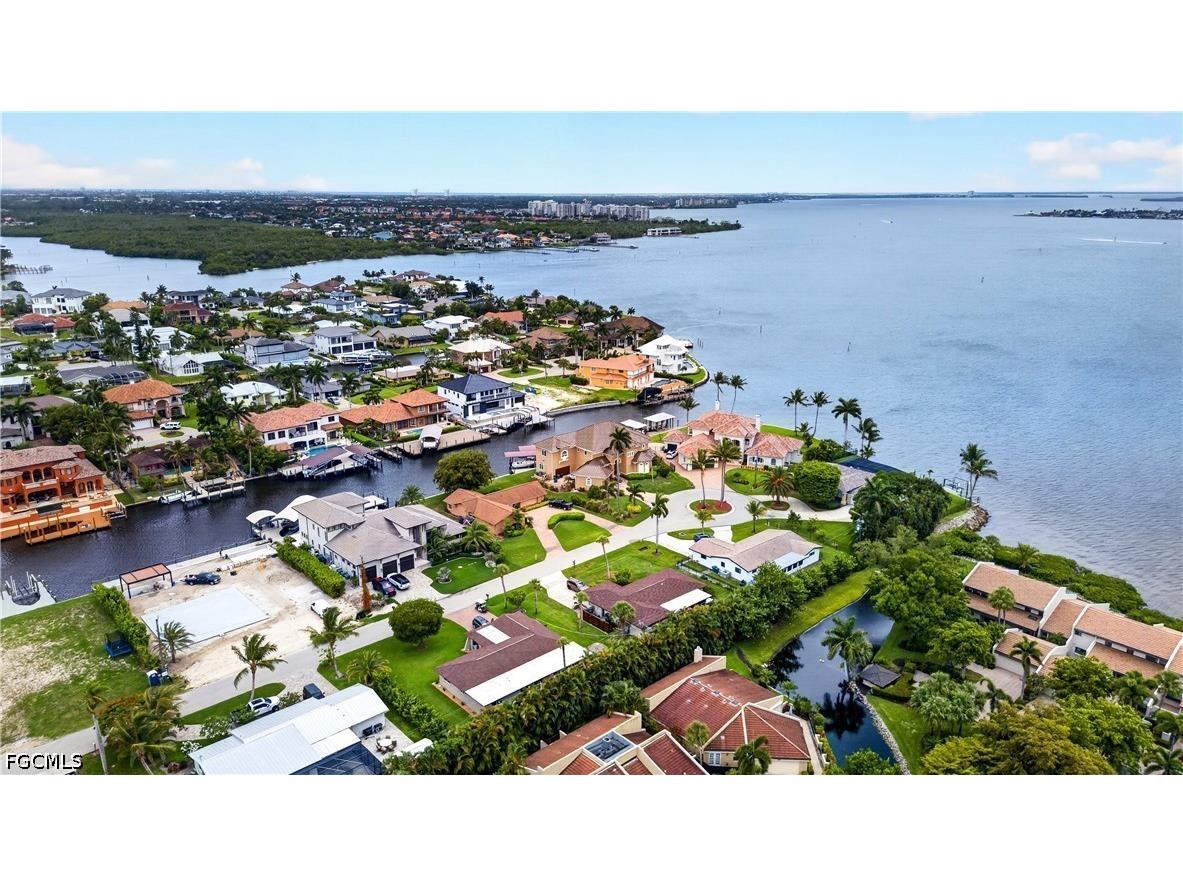 833 N Town And River Drive Fort Myers FL 33919 2026025005 image37