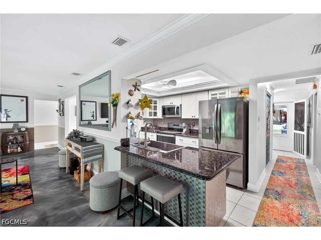 833 N Town And River Drive Fort Myers FL 33919 2026025005 image6