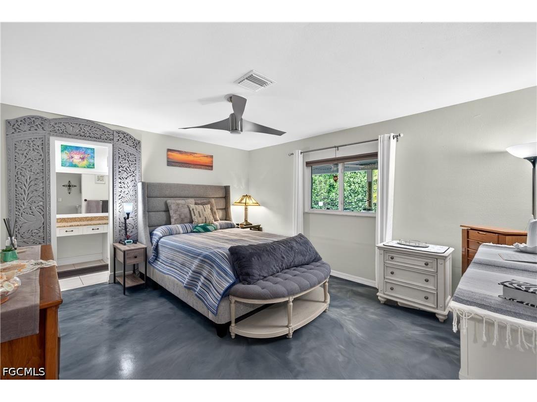833 N Town And River Drive Fort Myers FL 33919 2026025005 image9