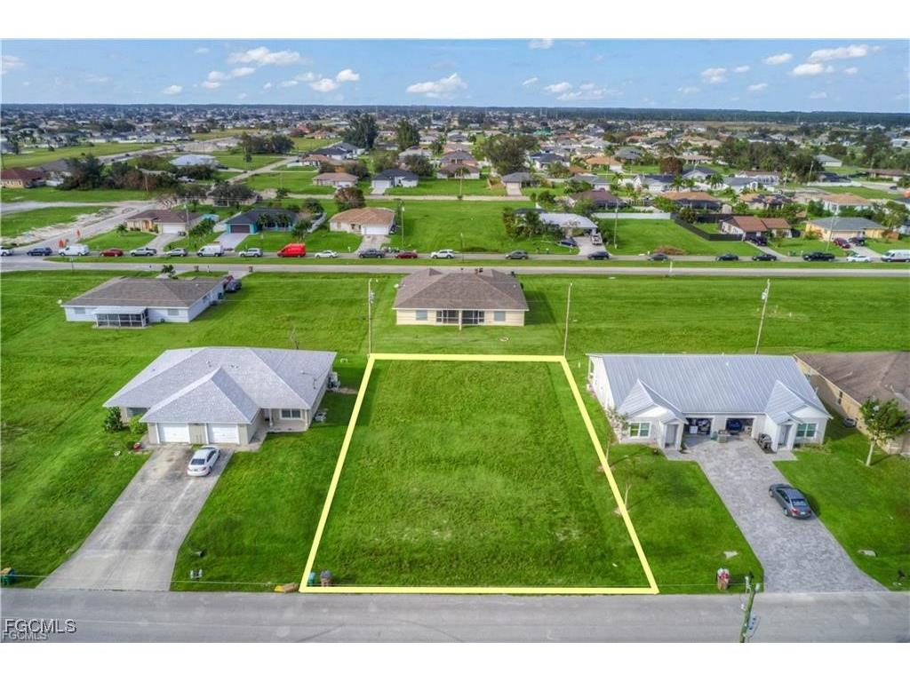 833 NE 15th Lane Cape Coral FL 33909 2025002553 image1