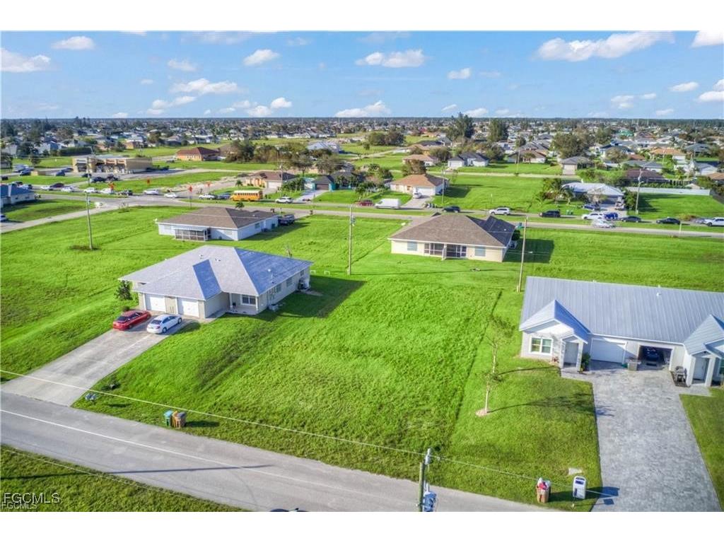 833 NE 15th Lane Cape Coral FL 33909 2025002553 image10