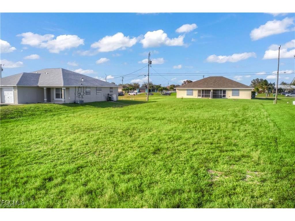 833 NE 15th Lane Cape Coral FL 33909 2025002553 image12