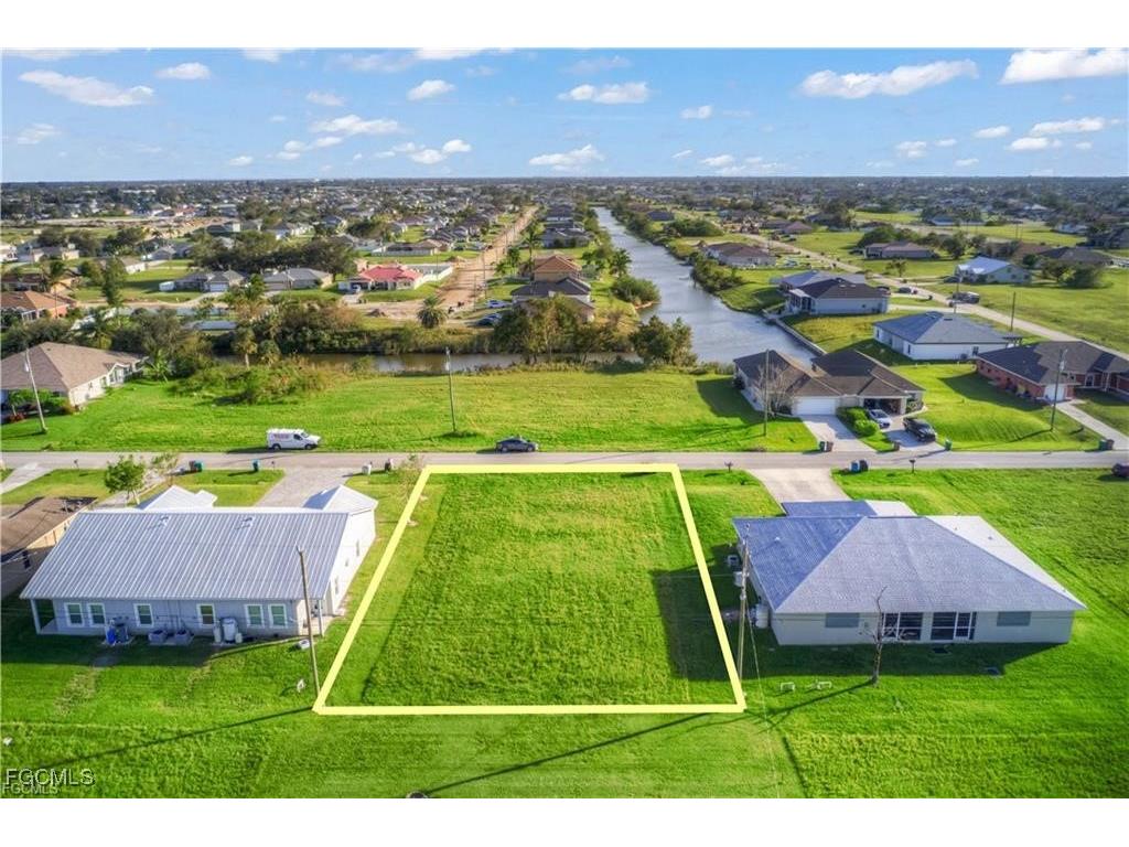 833 NE 15th Lane Cape Coral FL 33909 2025002553 image3