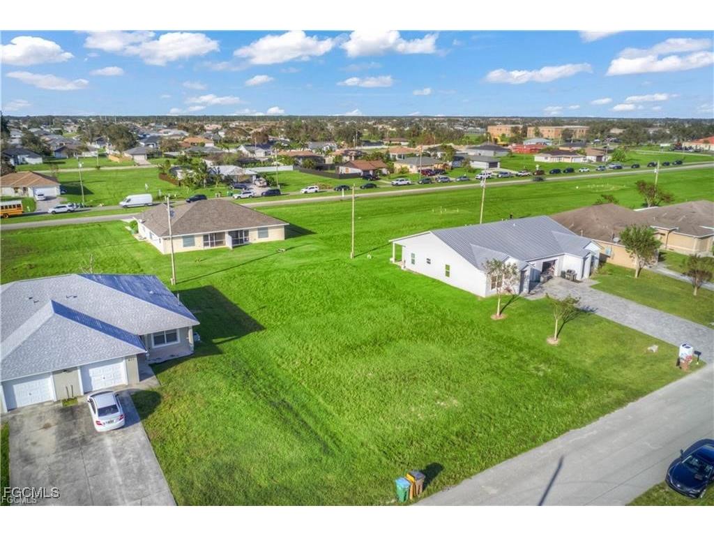 833 NE 15th Lane Cape Coral FL 33909 2025002553 image9