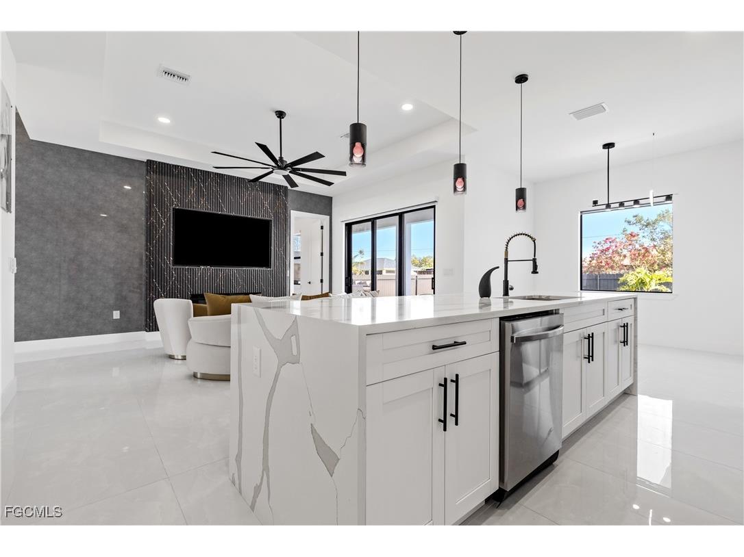 833 SW 16th Terrace Cape Coral FL 33991 2025018314 image10