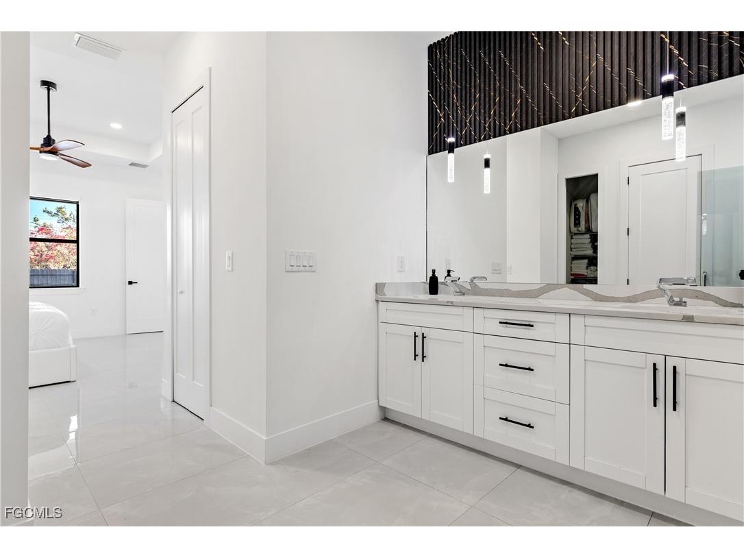 833 SW 16th Terrace Cape Coral FL 33991 2025018314 image17