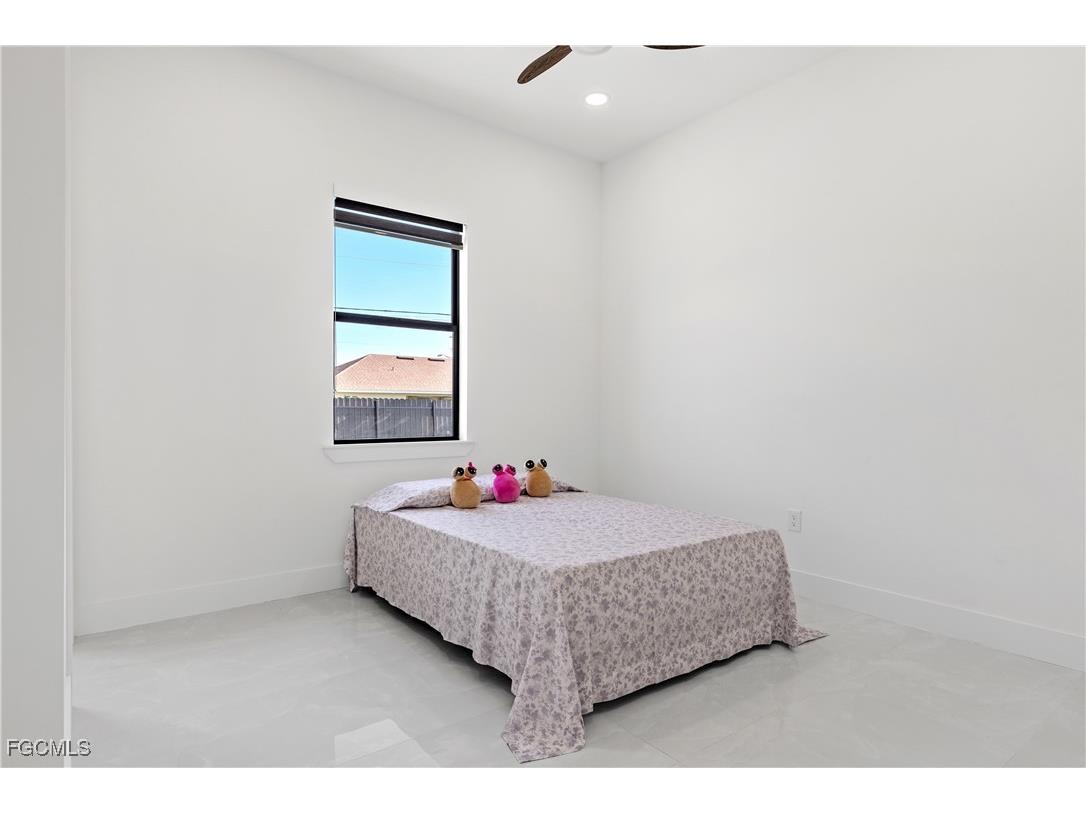 833 SW 16th Terrace Cape Coral FL 33991 2025018314 image20