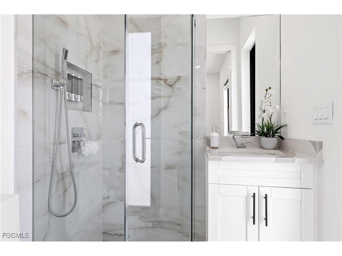 833 SW 16th Terrace Cape Coral FL 33991 2025018314 image25