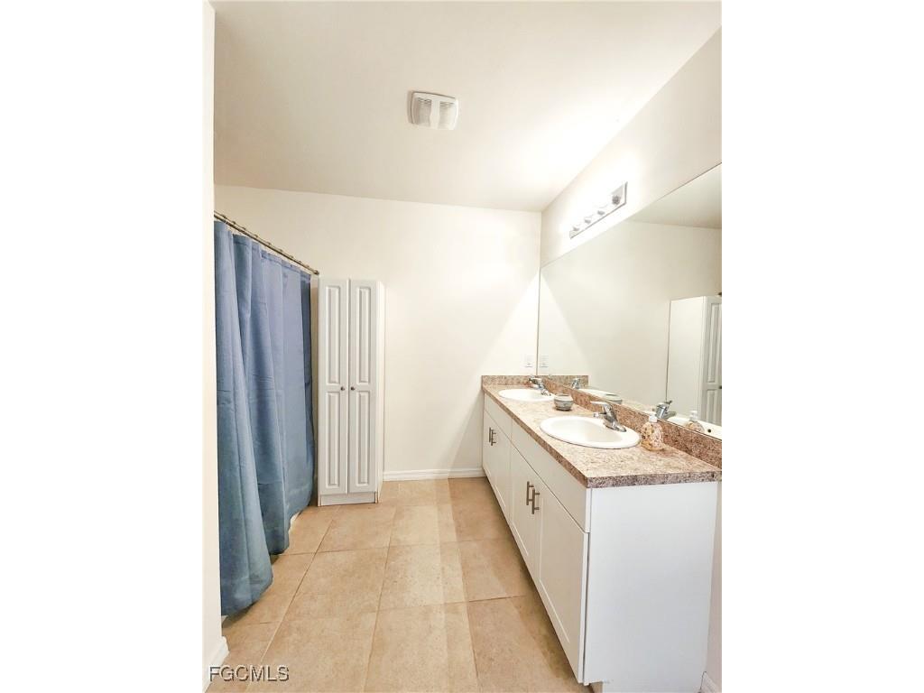 8330 Tortoise Isle Court Lehigh Acres FL 33972 2025002494 image11