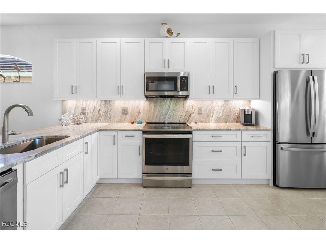 8332 Langshire Way Fort Myers FL 33912 2026004297 image6
