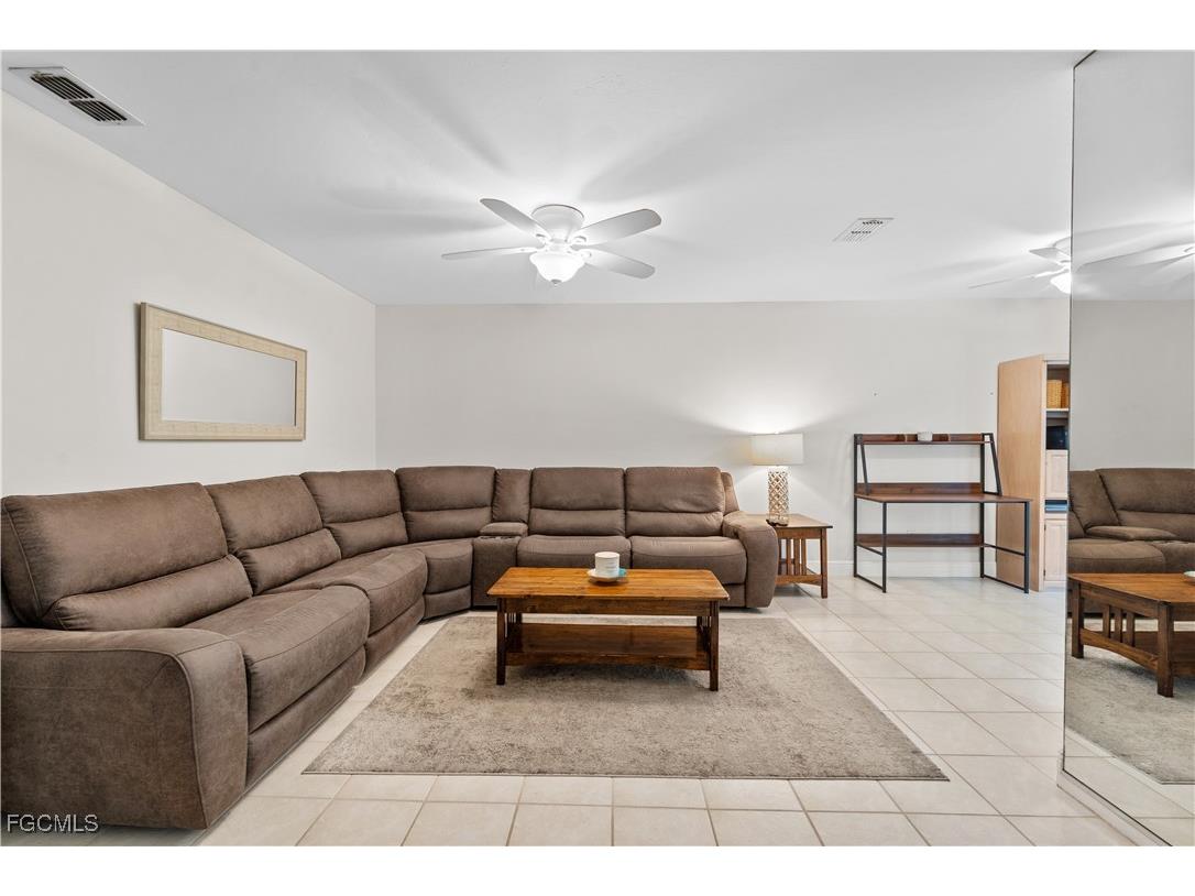 8336 Charter Club Circle #5 Fort Myers FL 33919 2025017548 image5