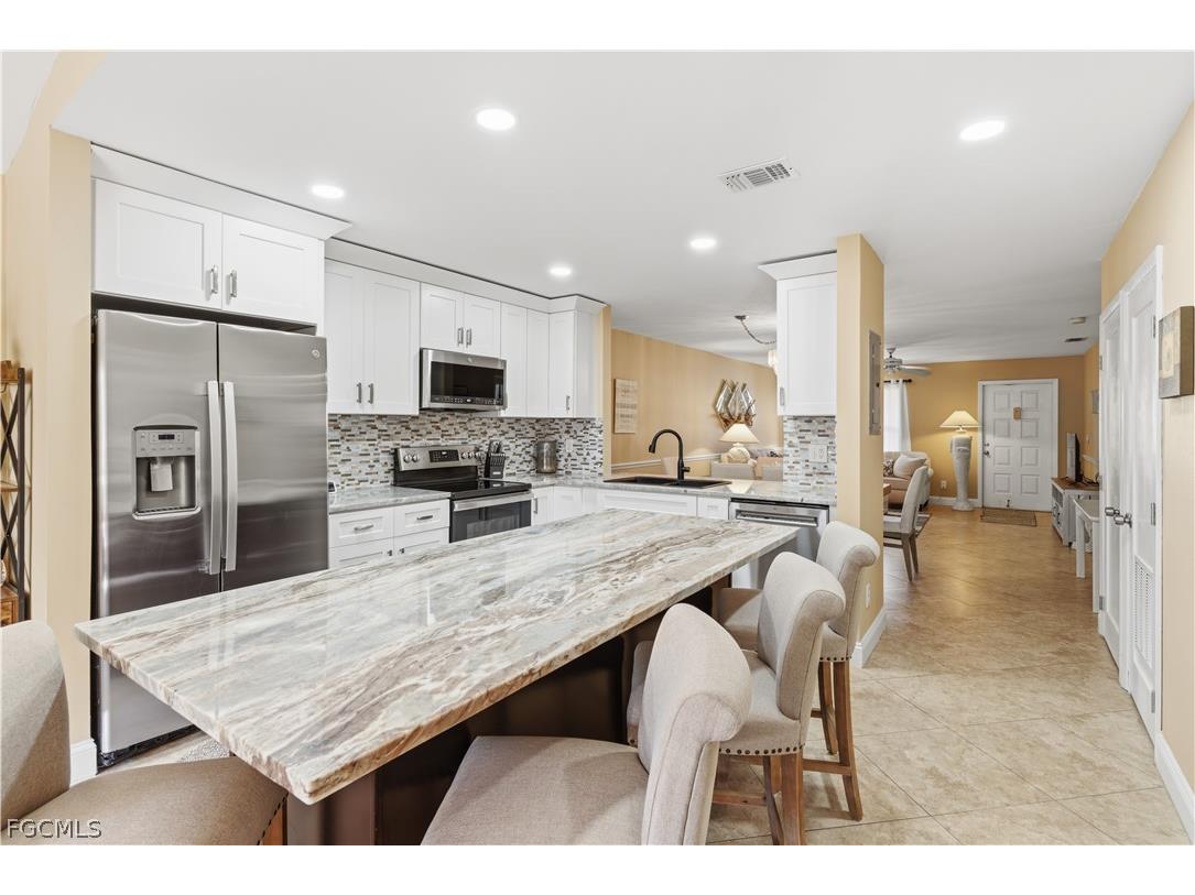8336 Charter Club Circle #7 Fort Myers FL 33919 2026012141 image1
