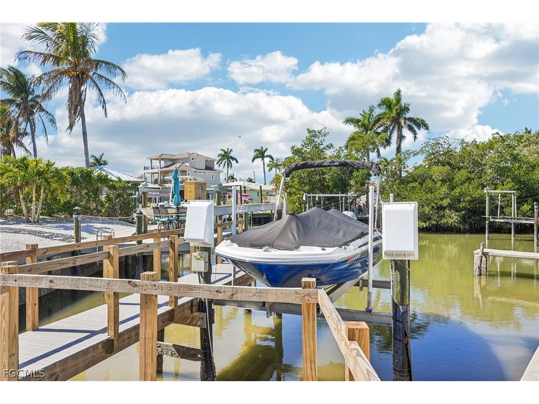 8338 Lagoon Road Fort Myers Beach FL 33931 2026010225 image3