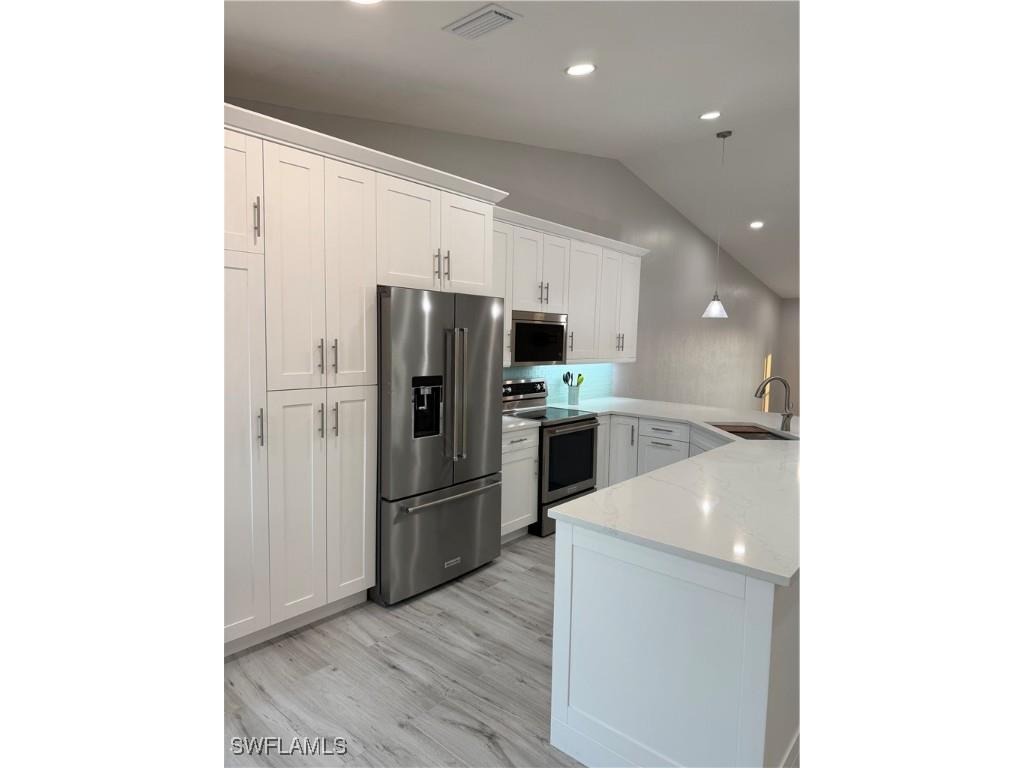 834 Gulf Pavilion Drive #204 Naples FL 34108 225081835 image7