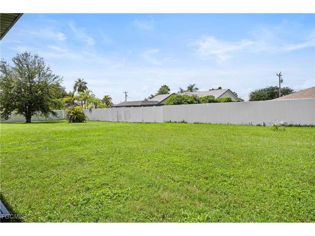 834 NE Van Loon Lane Cape Coral FL 33909 2025002605 image26