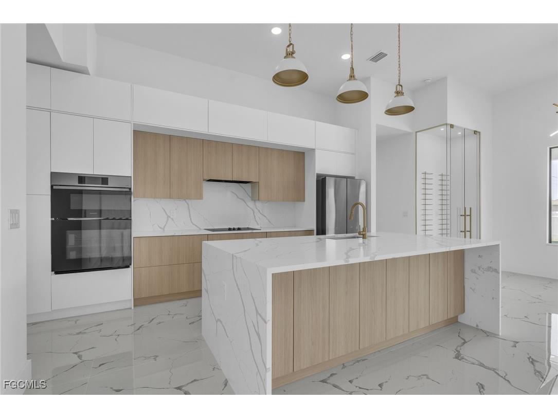 834 NW 2nd Street Cape Coral FL 33993 2025022455 image11