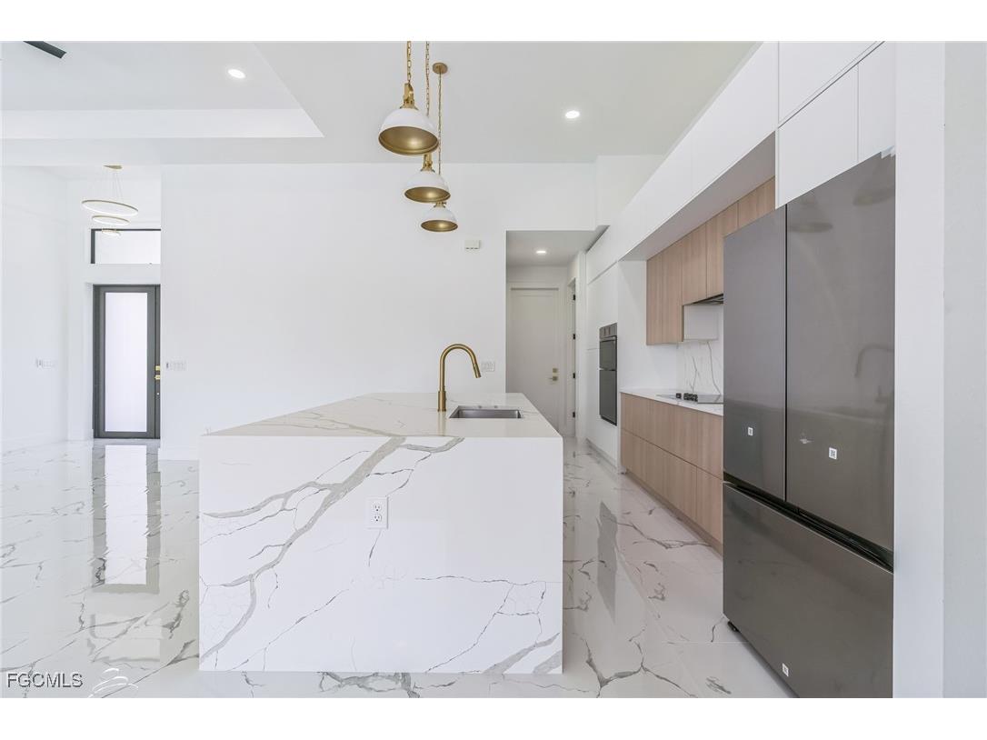 834 NW 2nd Street Cape Coral FL 33993 2025022455 image12