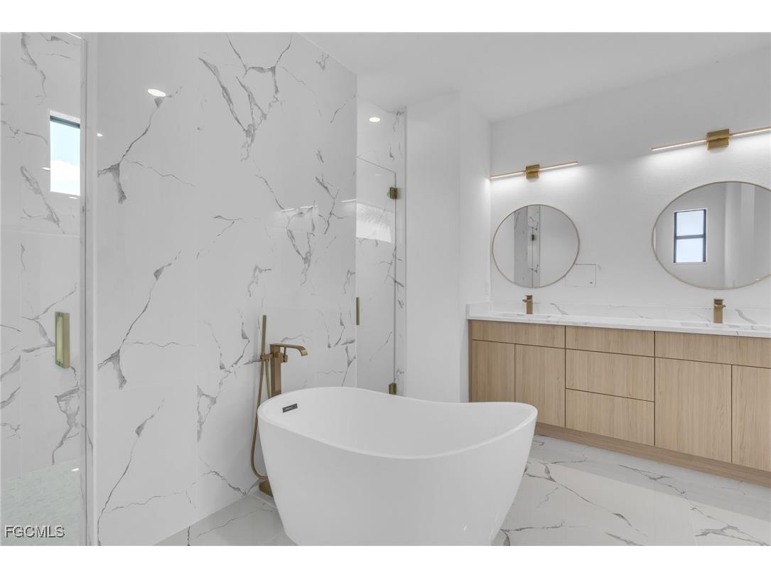 834 NW 2nd Street Cape Coral FL 33993 2025022455 image17