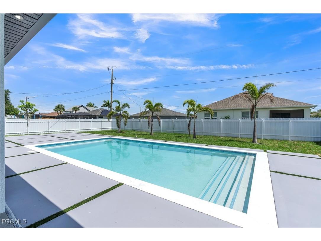 834 NW 2nd Street Cape Coral FL 33993 2025022455 image29