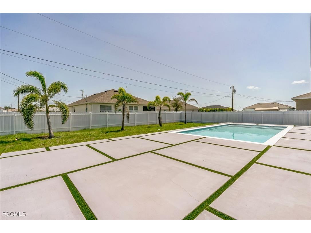 834 NW 2nd Street Cape Coral FL 33993 2025022455 image31