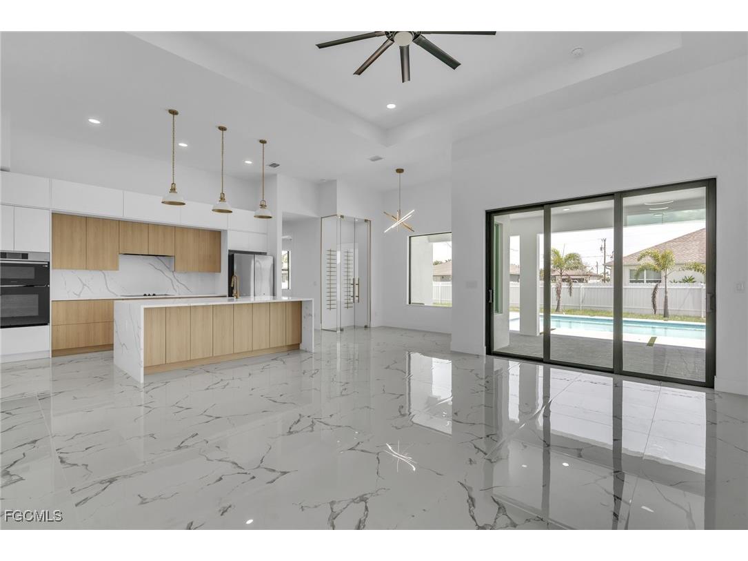 834 NW 2nd Street Cape Coral FL 33993 2025022455 image5