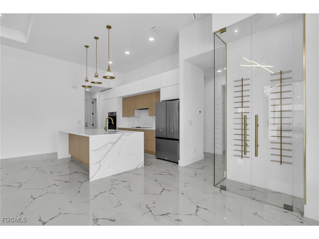 834 NW 2nd Street Cape Coral FL 33993 2025022455 image8