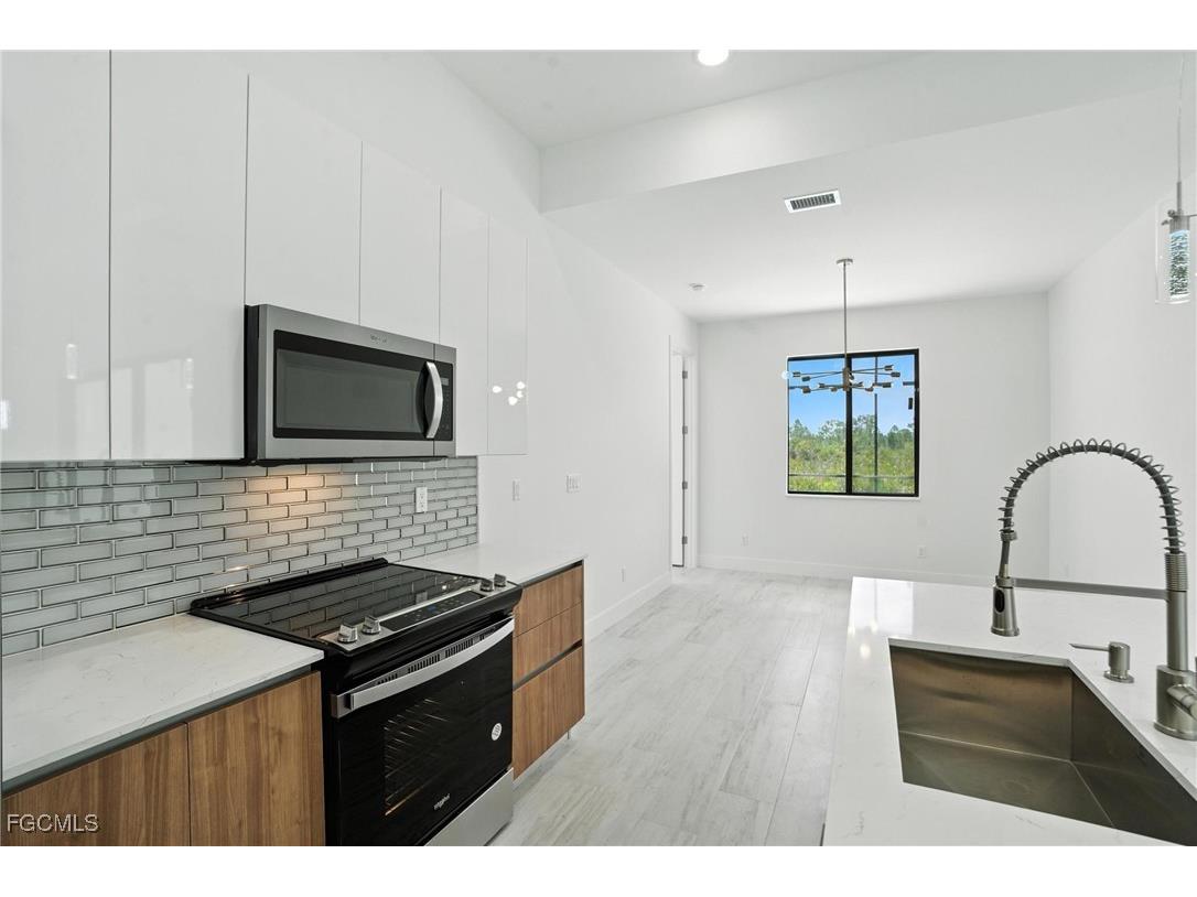 8348 Walden Street Port Charlotte FL 33981 2025003879 image10