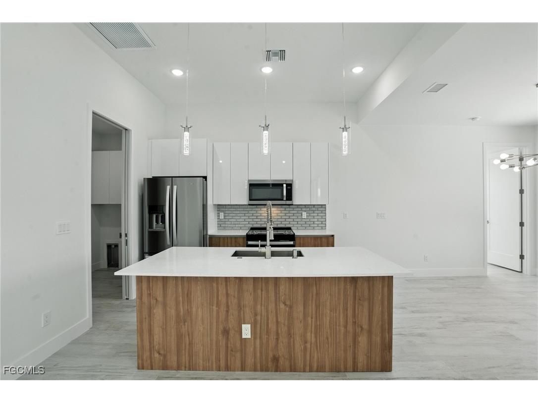 8348 Walden Street Port Charlotte FL 33981 2025003879 image7