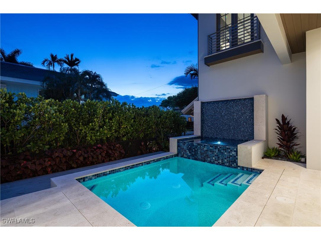 835 11th Avenue S Naples FL 34102 226004868 image15