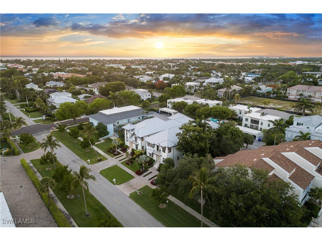 835 11th Avenue S Naples FL 34102 226004868 image2