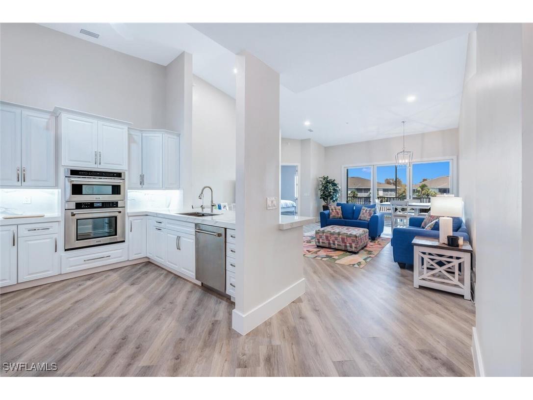 835 Bentwater Circle #203 Naples FL 34108 224084481 image1