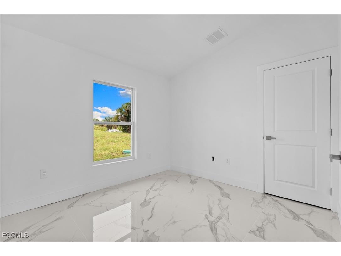 835 Oakridge Avenue S Lehigh Acres FL 33974 2026005718 image10