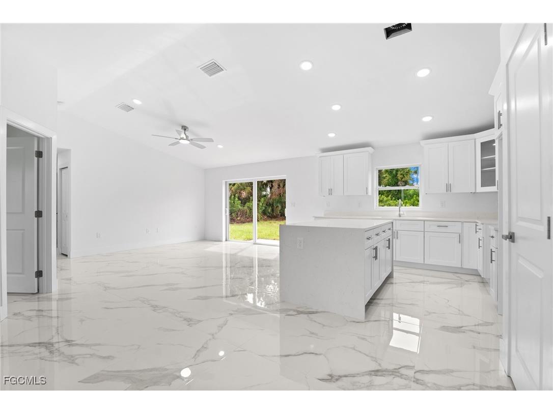 835 Oakridge Avenue S Lehigh Acres FL 33974 2026005718 image3