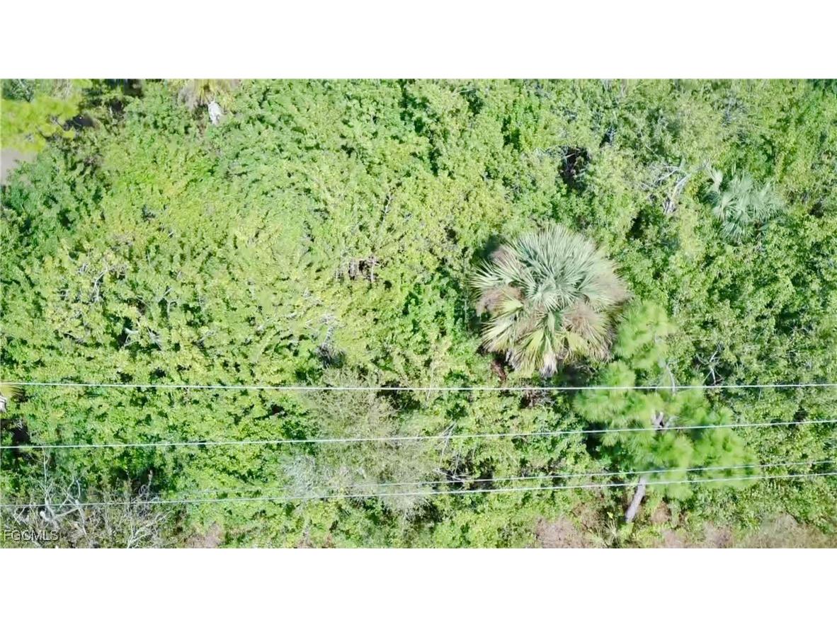835 Portland Street E Lehigh Acres FL 33974 2025024833 image5