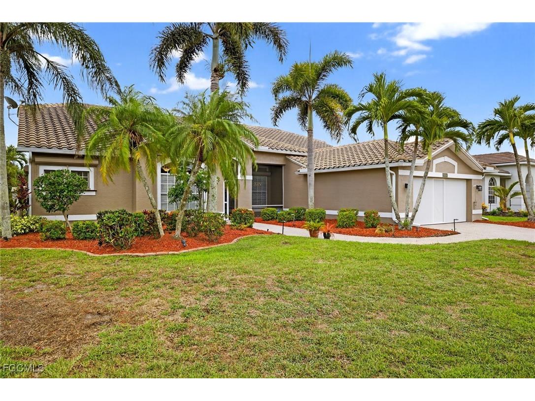 8350 Trentwood Court Fort Myers FL 33912 2025023383 image2