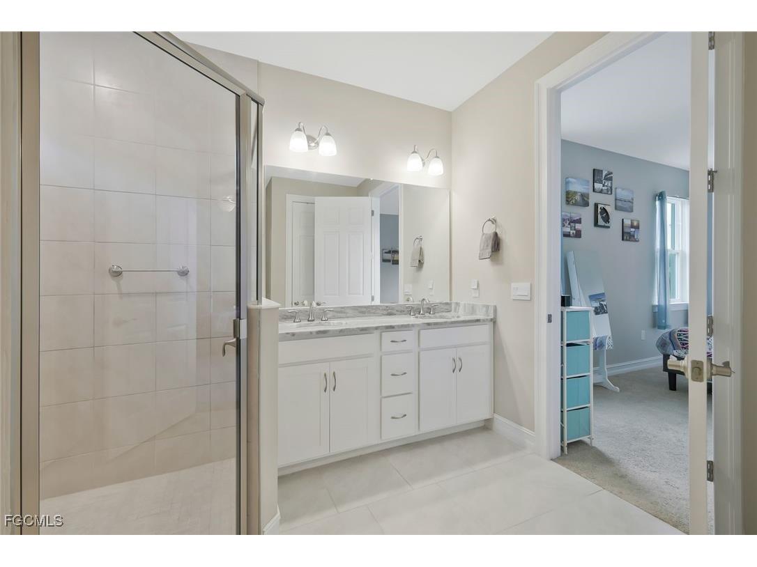 836 Heather Lake Avenue Cape Coral FL 33993 2026003949 image11